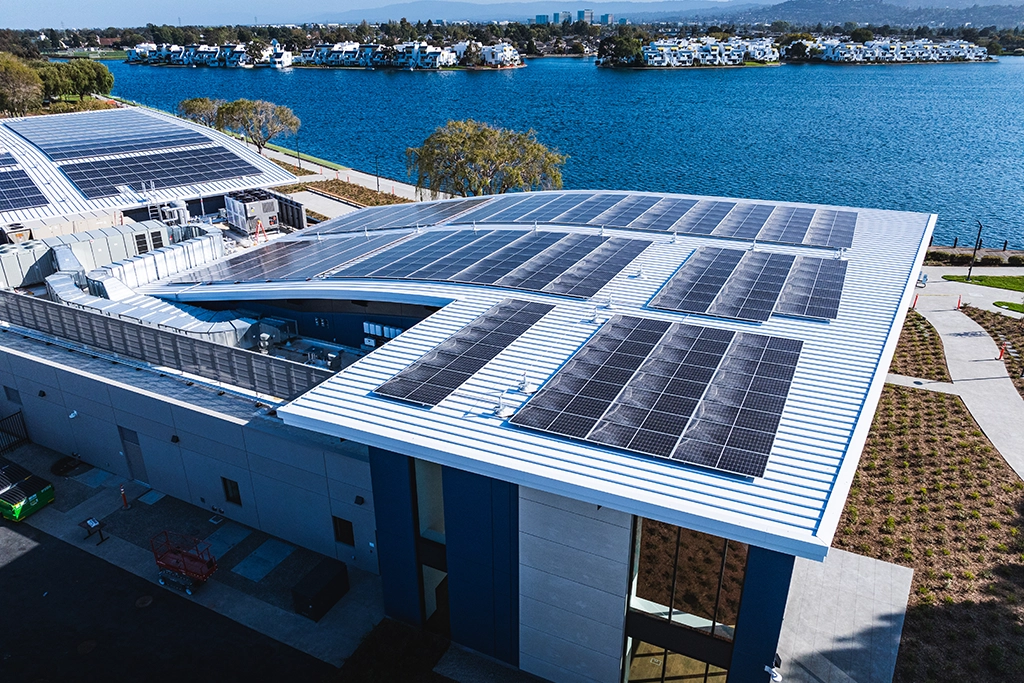 Foster-City-10 The new Foster City Recreation Center in Foster City, CA features AEP Span's SpanSeam™ roofing in a Regal White color.