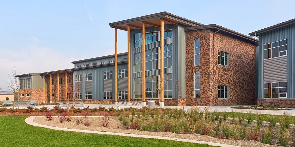 Hamlin Middle School featuring AEP Span Box-Rib in Metallic Champagne and Zactique II Metal Siding