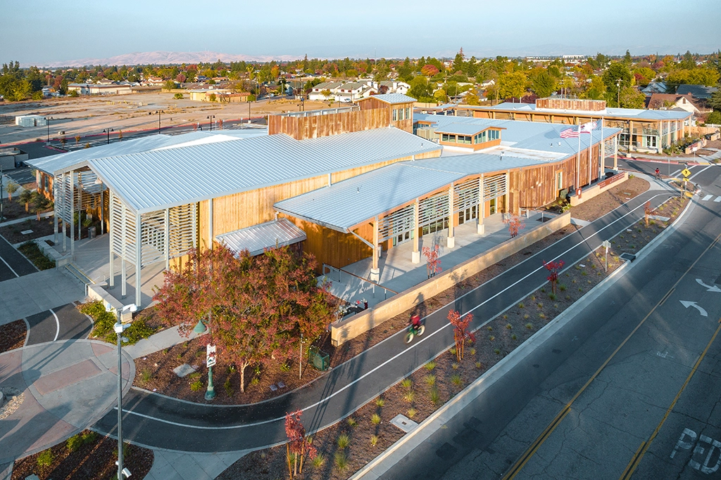 landmark-square-update-1 The Landmark Square Senior Center in Fresno, CA features AEP Span's 22ga SpanSeam™ panels in a ZINCALUME® bare finish.