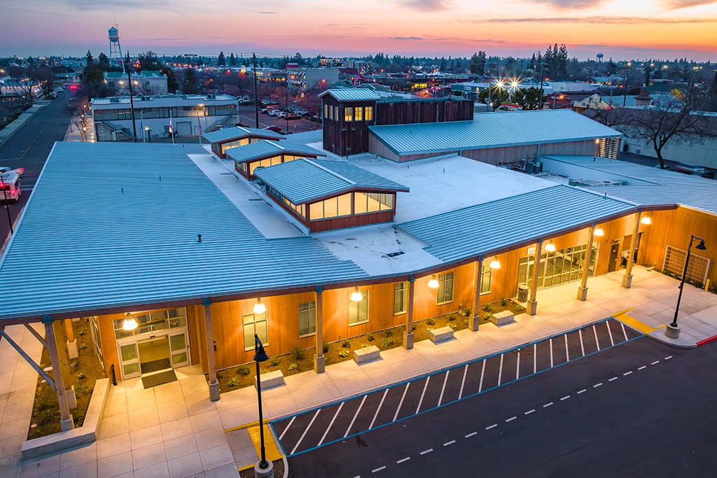 landmark-square-update-4 The Landmark Square Senior Center in Fresno, CA features AEP Span's 22ga SpanSeam™ panels in a ZINCALUME® bare finish.