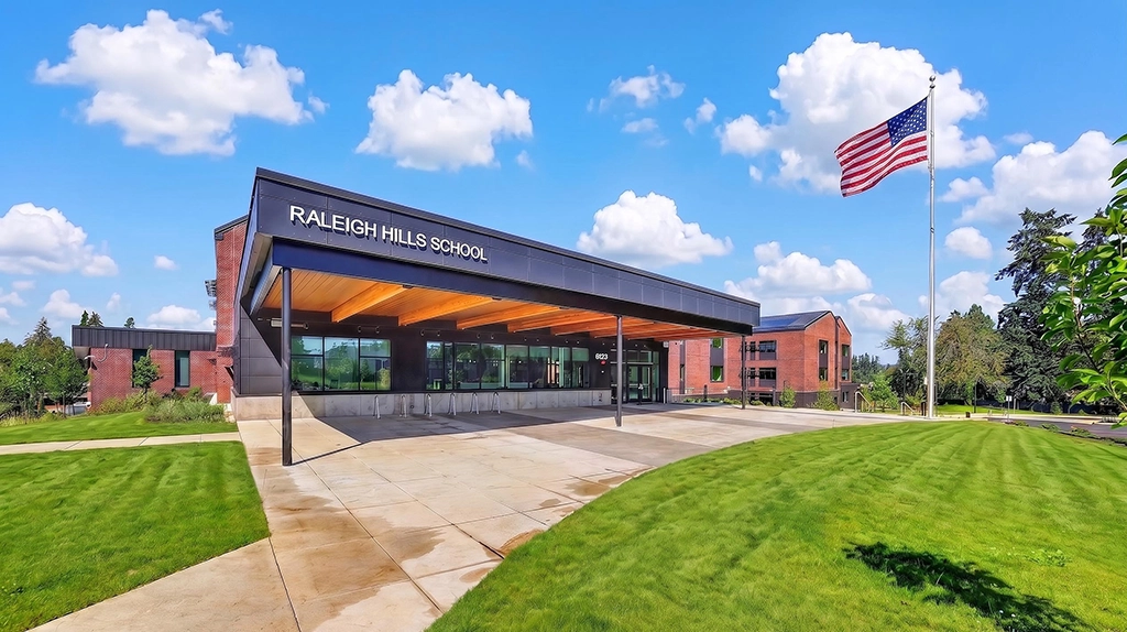 raleigh-hills-school-1 Raleigh Hills School in Beaverton, OR features AEP Span's Select Seam® Narrow Batten, Flush Panel, and Box Rib™ panels.