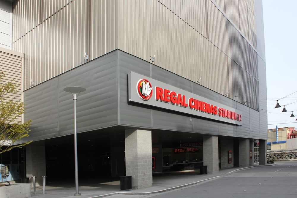 Regal Cinemas Stadium 14